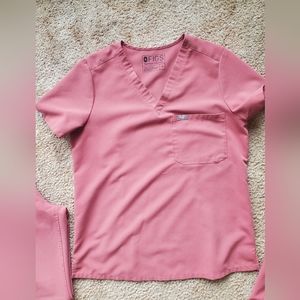 FIGS medium mauve set